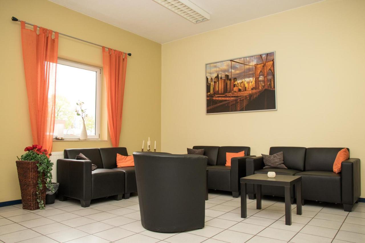 Messe Motel Laatzen Esterno foto