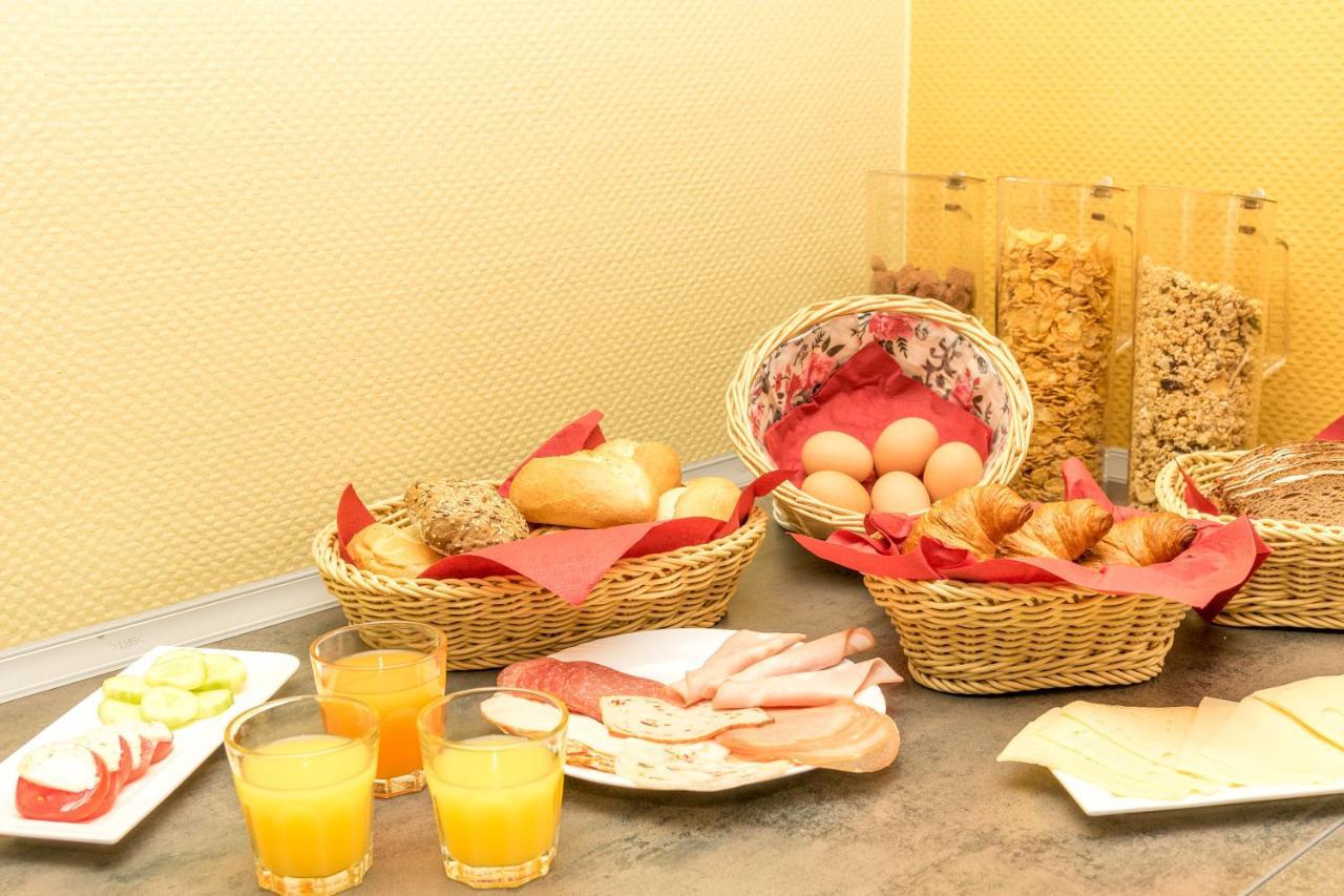 Messe Motel Laatzen Esterno foto