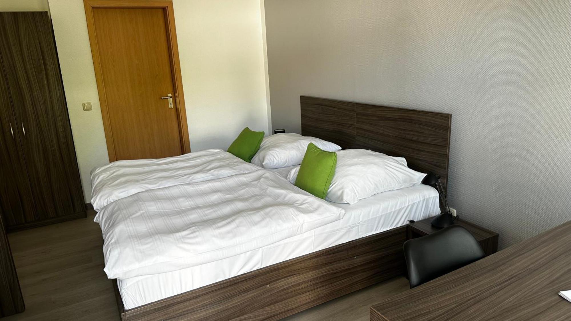 Messe Motel Laatzen Esterno foto