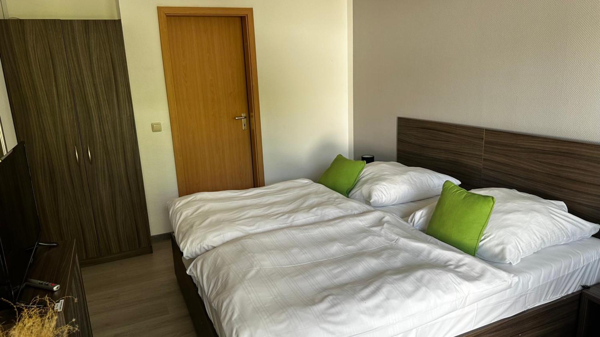 Messe Motel Laatzen Esterno foto